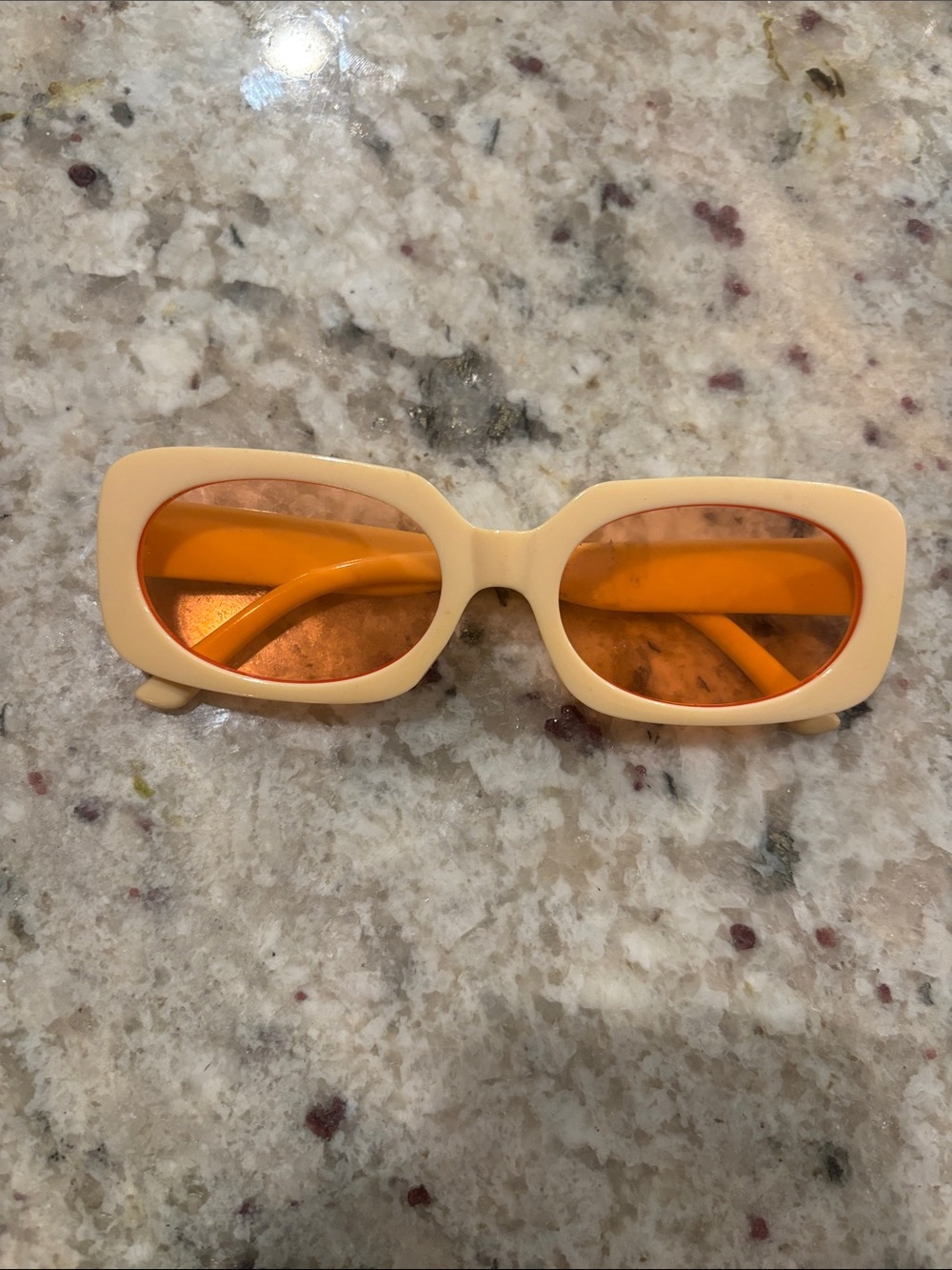 AJ Morgan callie chunky rectangle sunglasses in beige
